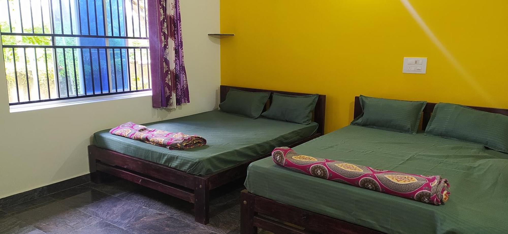 Ratnakar Arundekar Home Stay In Beach Side Ac Room Gokarna  Kültér fotó